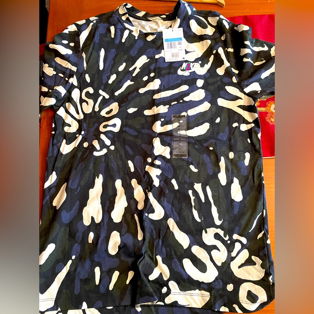 Nike graphic tee-shirt